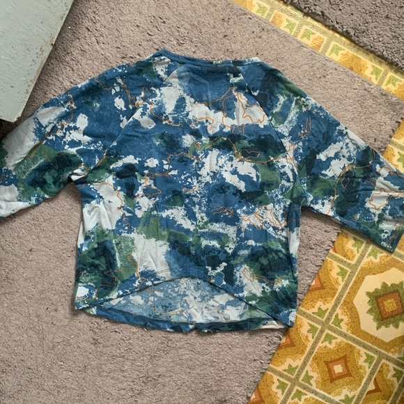 Gymshark ‘Venture’ Crop Top (S) - green print - Picture 2 of 4